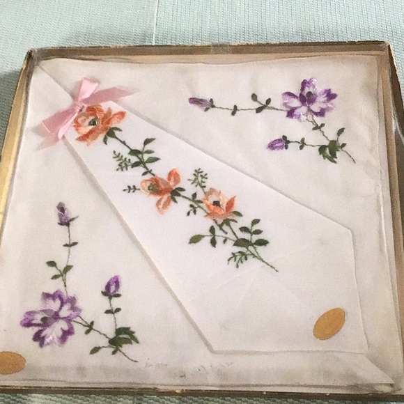 Vintage Swiss handkerchief set of 2 in original box - Picture 3 of 6